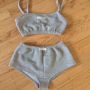 MY MUM MADE IT Grey Quilted Knit Crop Top and Booty Shorts Lounge Set Women’s M